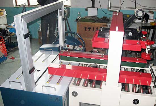 用熱熔膠來快速封箱