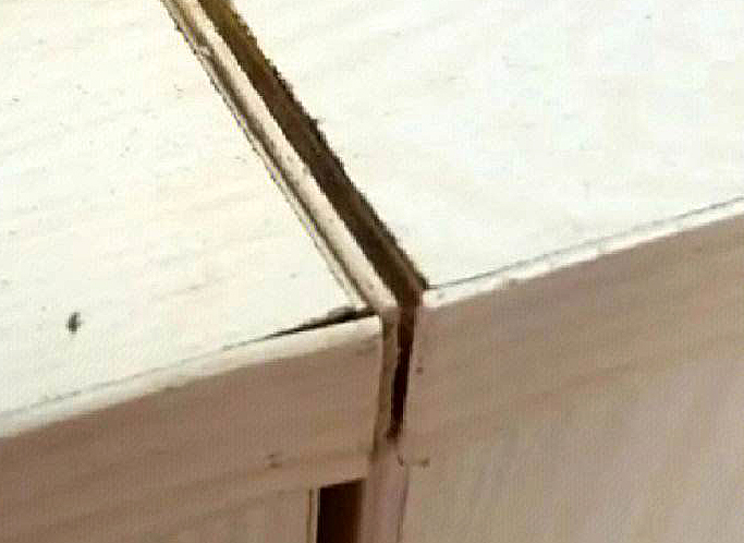 粘不住,開(kāi)膠